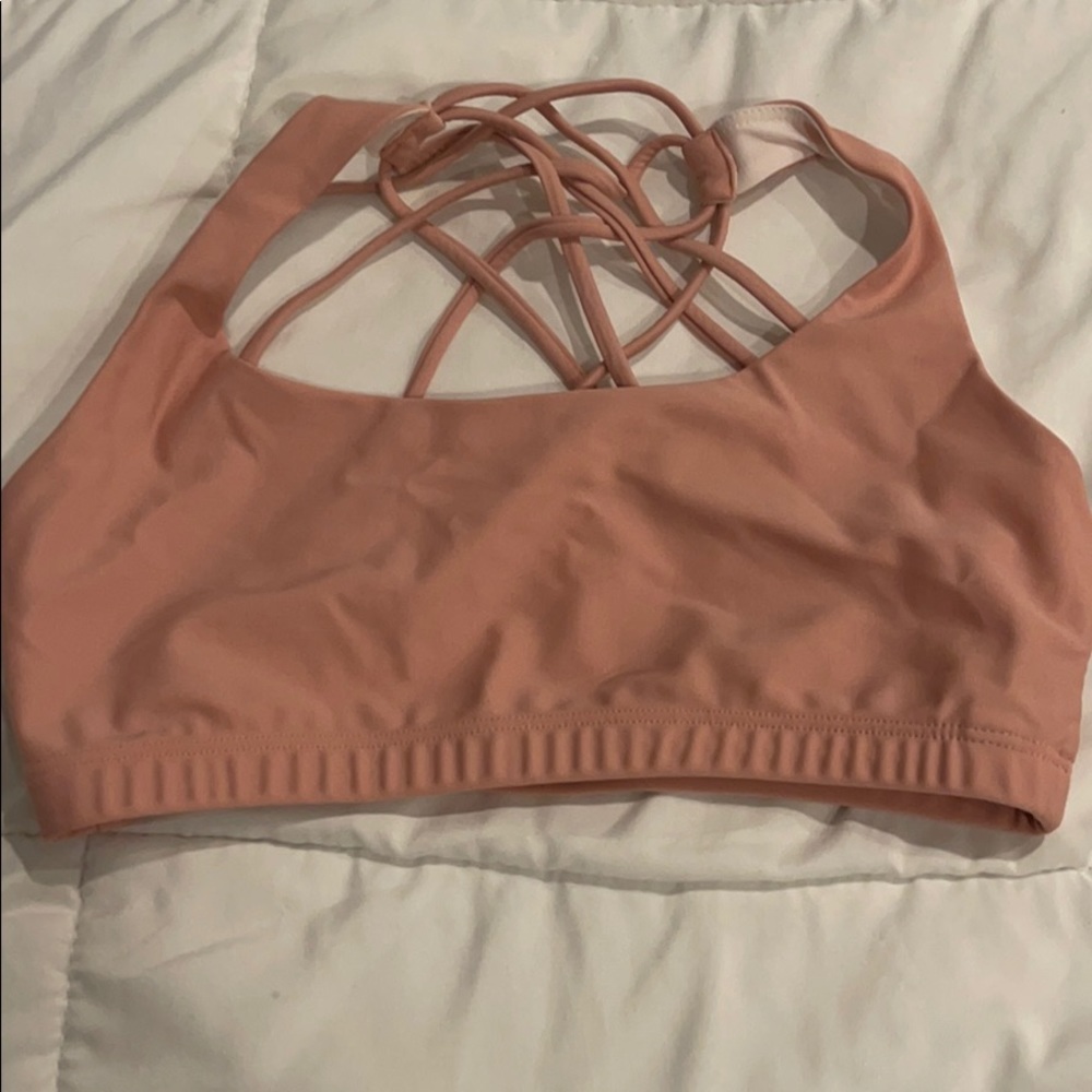 Onzie flow sports bra